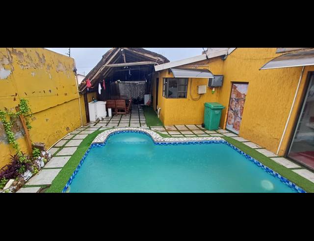 4 BEDROOM HOUSE FOR SALE IN PALM SPRINGS